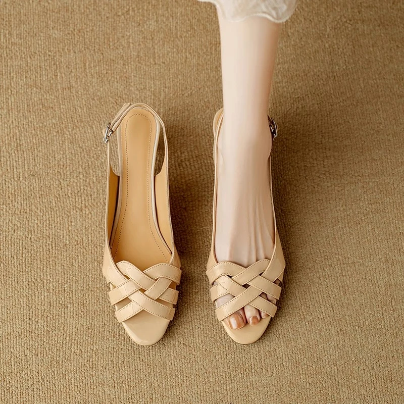 羊皮断码清仓真皮细跟2025夏新款舒适百搭中跟气质软皮鱼嘴凉鞋女