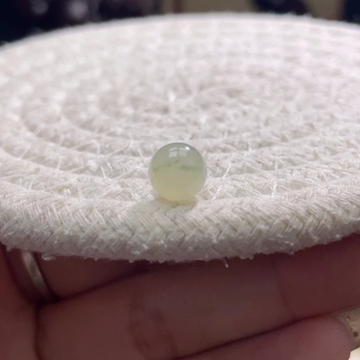 散珠翡翠特色冰糖雪梨底飘花圆珠卡8.2mm