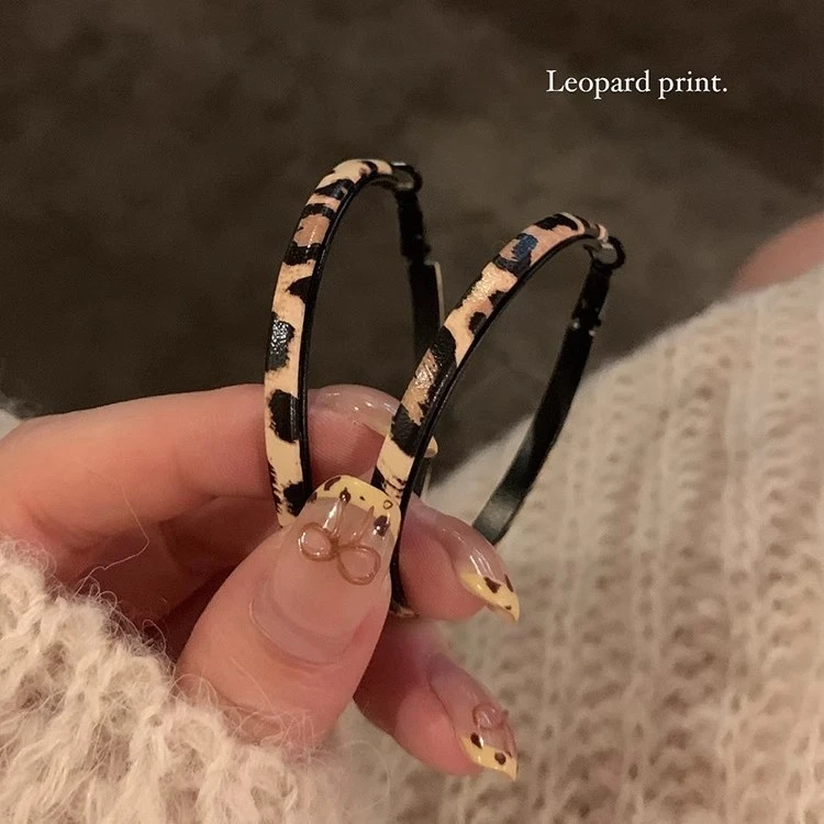 铜合金耳饰 A-89港风豹纹耳环高级感耳圈氛围感大圈圈美拉德耳饰