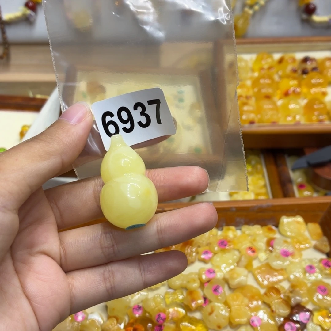 香****琥珀未镶嵌珠宝奇石