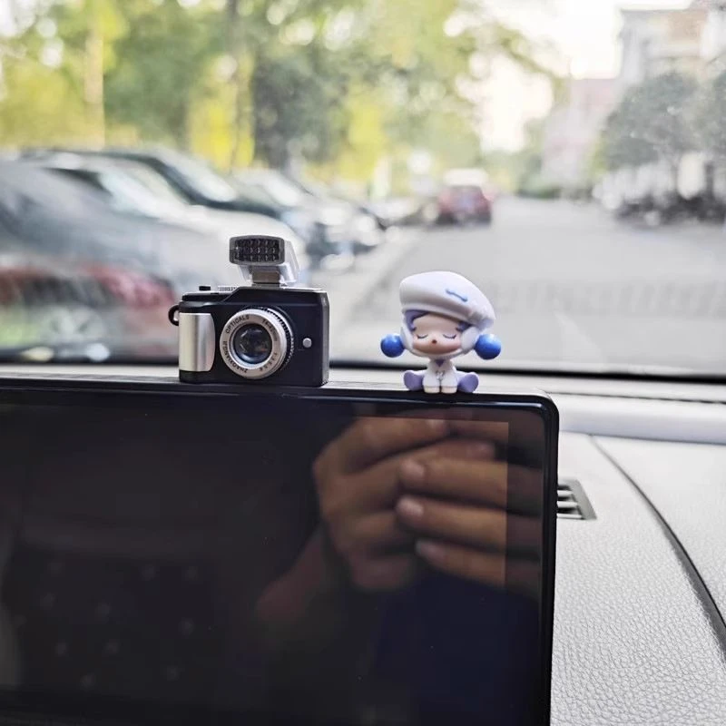 泡泡玛特汽车屏幕摆件车载中控台显示屏装饰玩偶车内饰品趴趴公仔