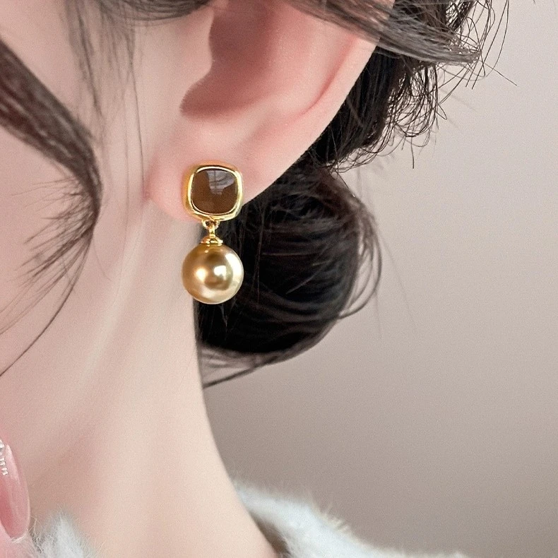 铜合金仿珍珠耳饰 焦糖色珍珠耳环时尚耳钉女2025爆款百搭耳饰