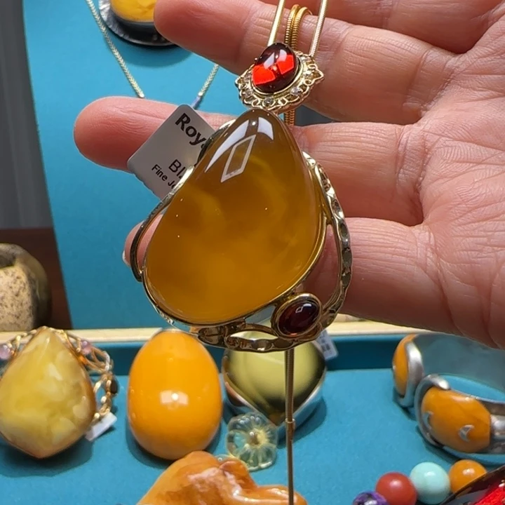 琥珀未镶嵌颈饰波兰设计款琥珀蜜蜡