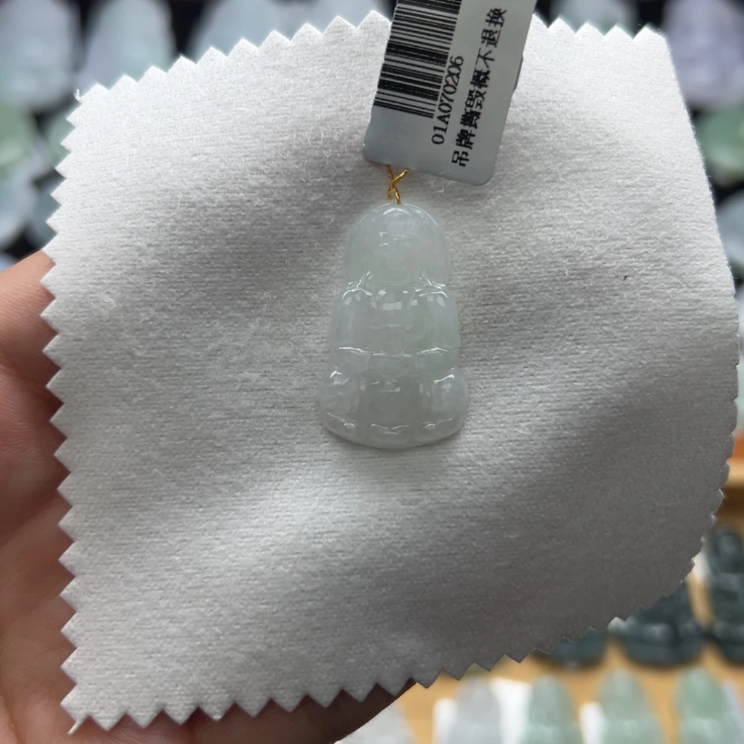 翡翠未镶嵌颈饰观音