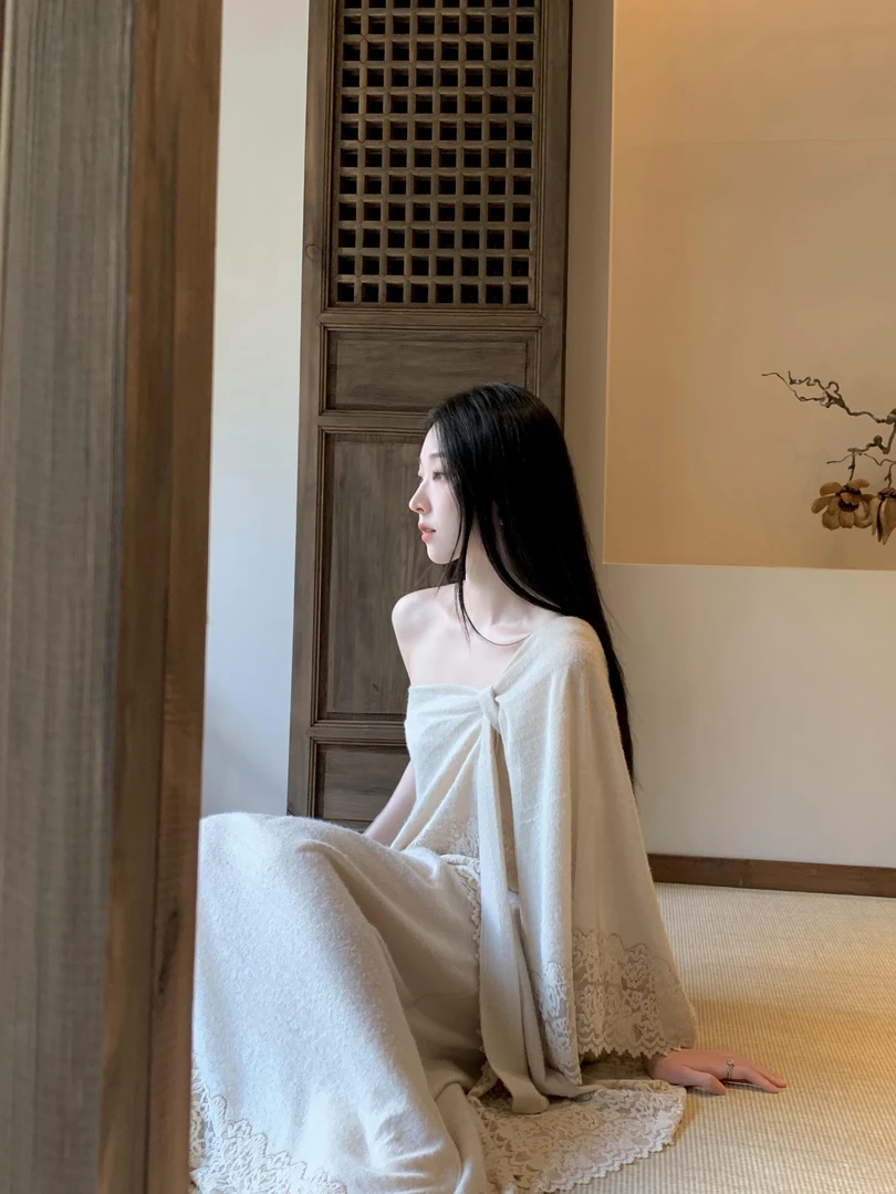 纯欲风辣妹性感蕾丝拼接不规则针织斜肩上衣宽松显瘦半身裙两件套