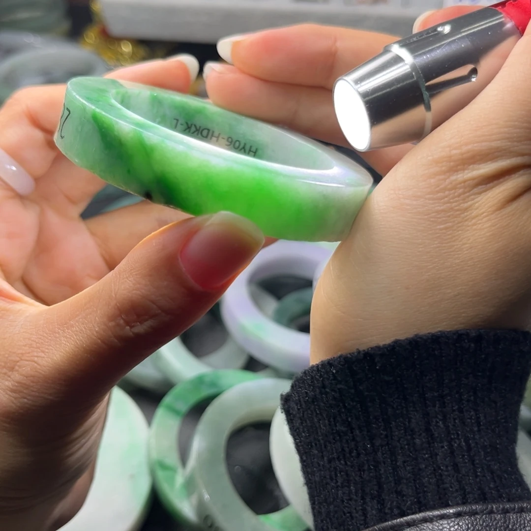 定制翡翠手镯未镶嵌