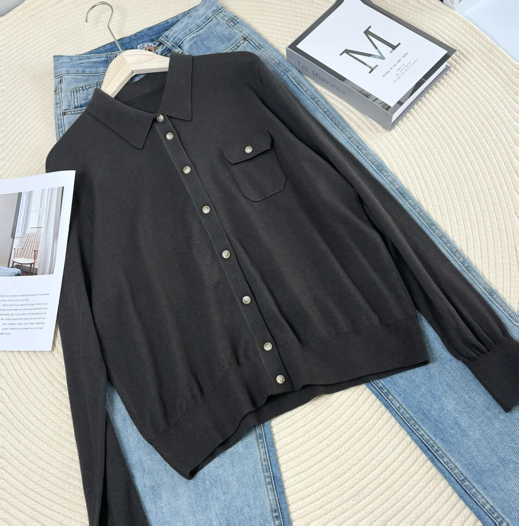 玲姐定制-椰灰色翻领Polo领口袋款针织开衫280937