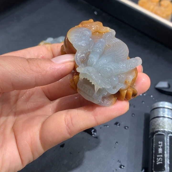 石英质玉未镶嵌颈饰