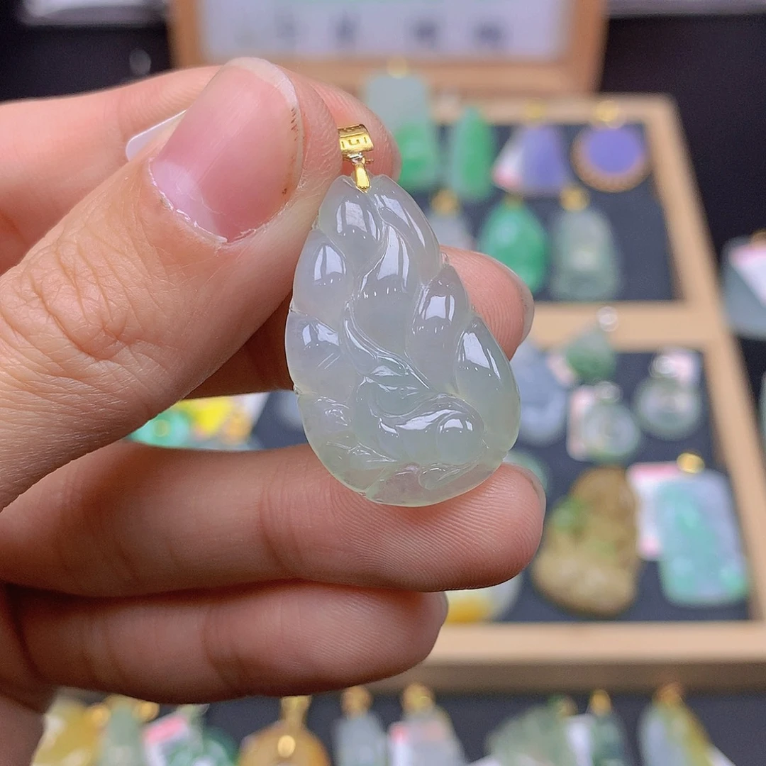 翡翠颈饰18K金镶嵌翡翠