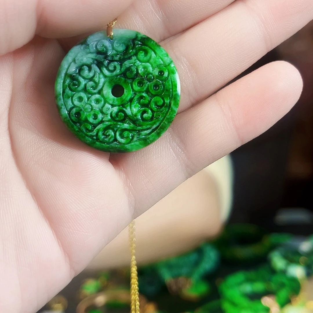 翡翠颈饰18K金镶嵌吊坠