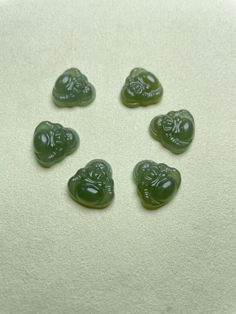 天然和田玉细腻冰透精雕佛公精致款手机吊坠多样性拍一发一