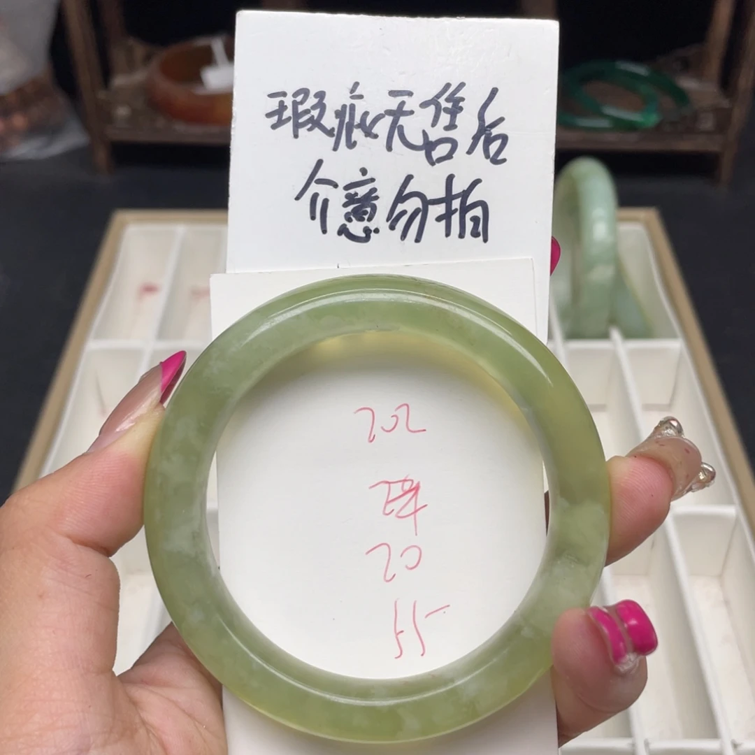 未镶嵌蛇纹石玉手镯