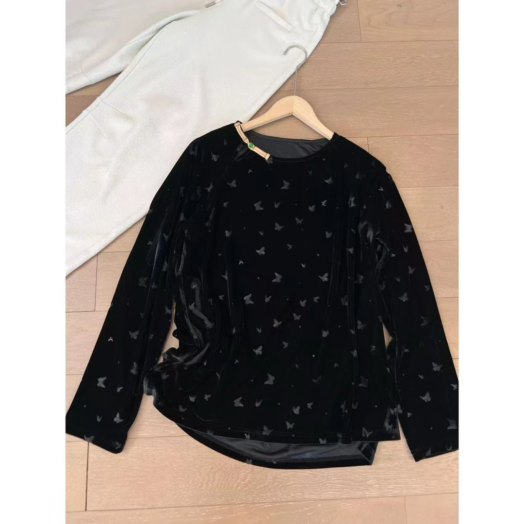 JOJO/玖了个玖 2025早春 新中式单颗盘扣蝴蝶印花丝绒上衣2501C84