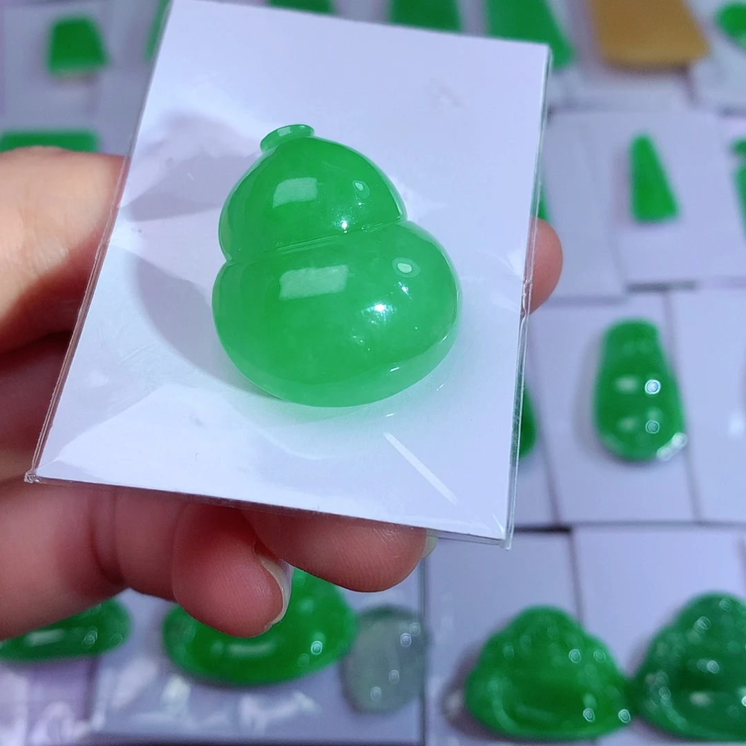 吊坠(赠链)未镶嵌翡翠天然翡翠