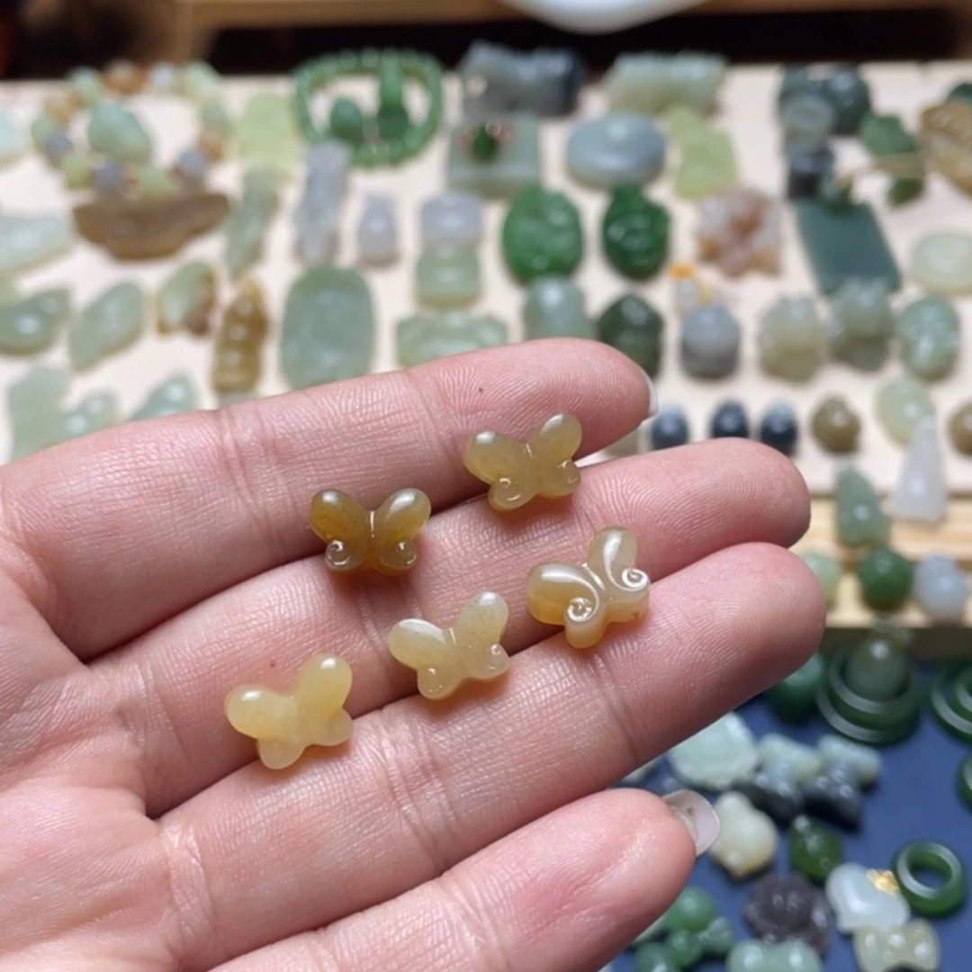 和田玉未镶嵌吊坠(不含链)一个