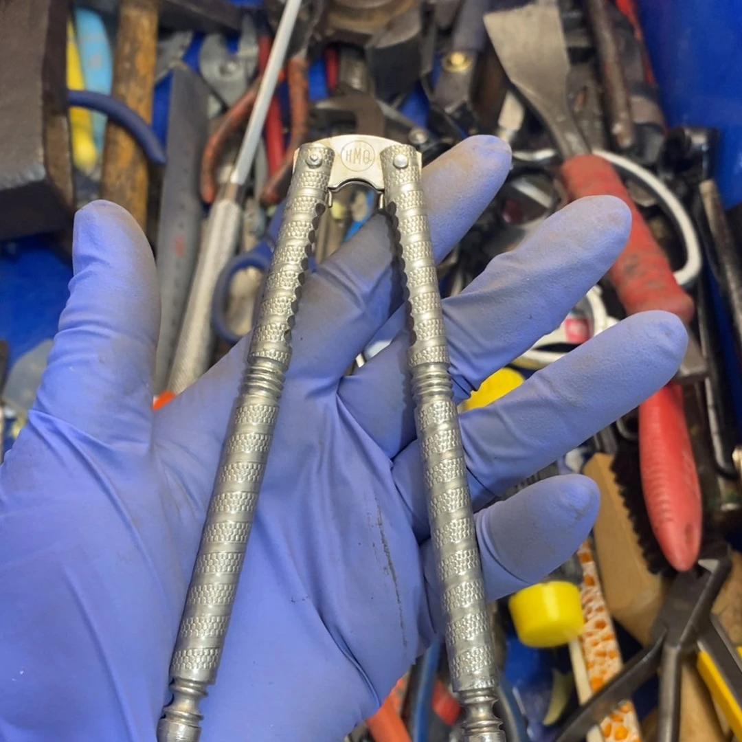 V***利五金工具手动工具