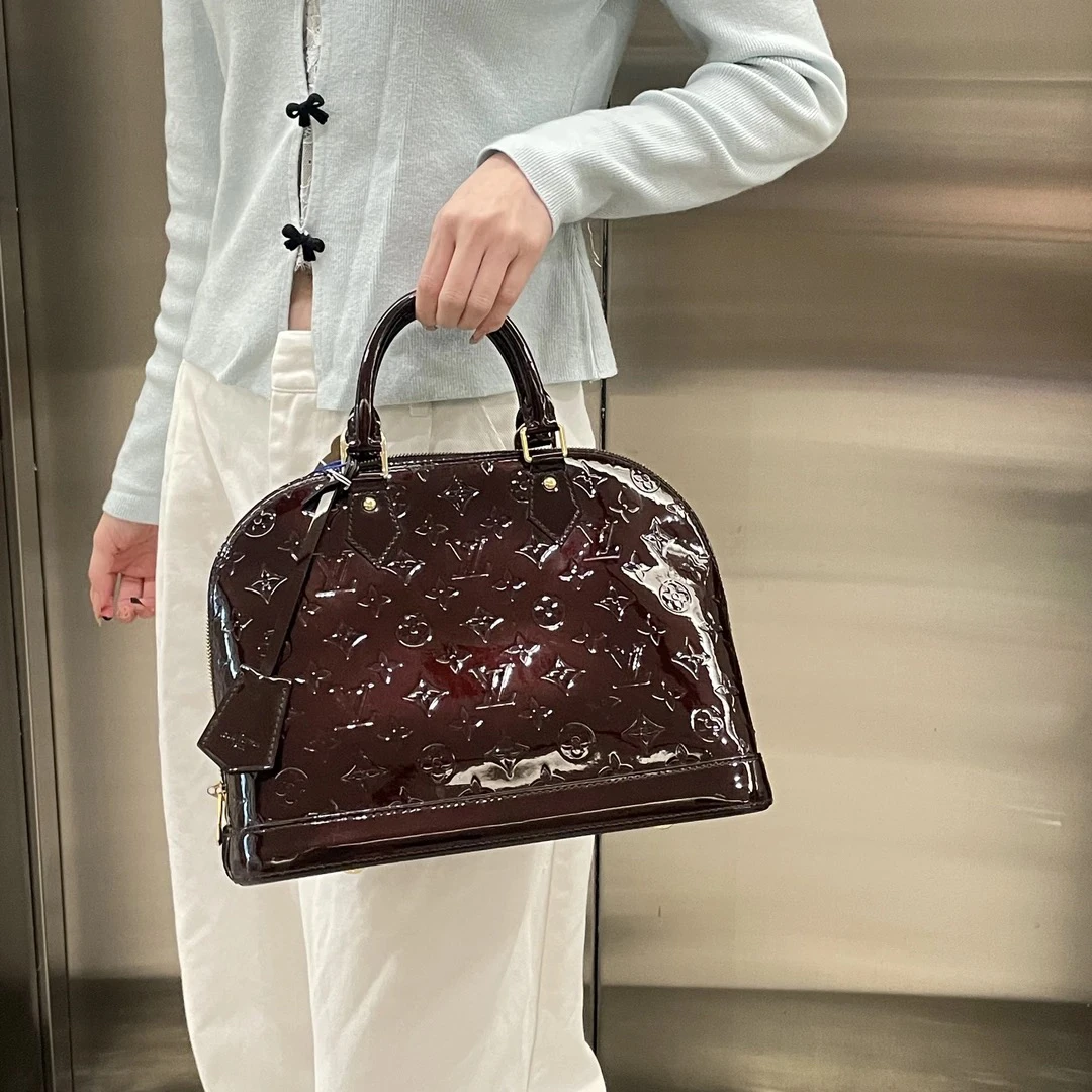 95新 LouisVuitton/路易威登 lv车厘子漆皮贝壳手提包