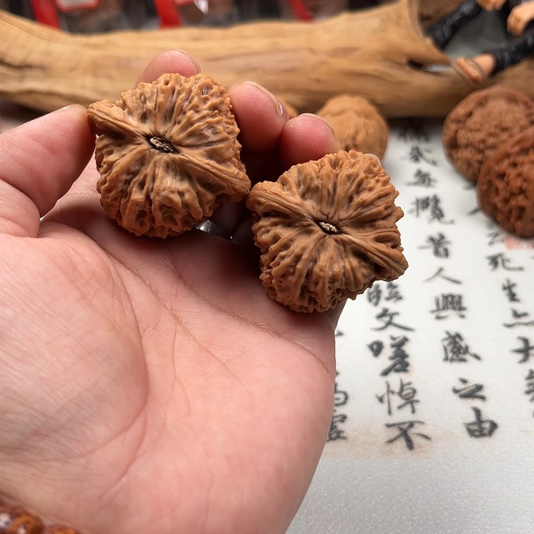 文玩核桃吊坠南疆石41尺全品