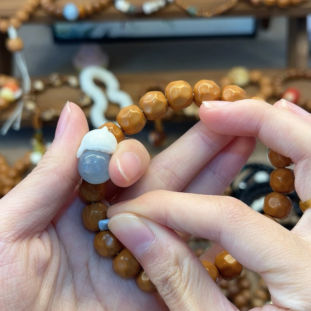 猴头核桃手串爱****兔搭配鲨鱼和圆珠