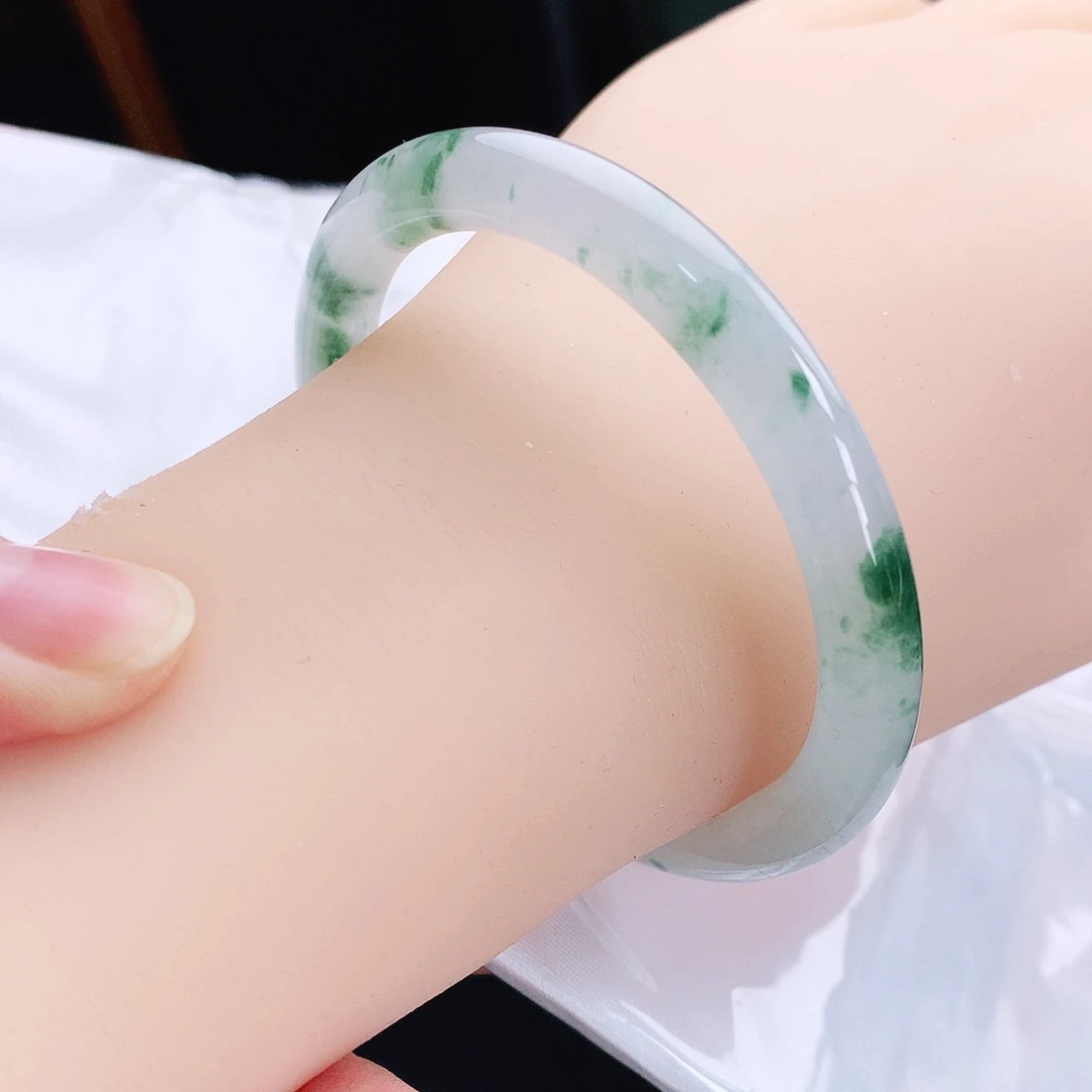 未镶嵌手镯（圆镯）翡翠54美人条绿花