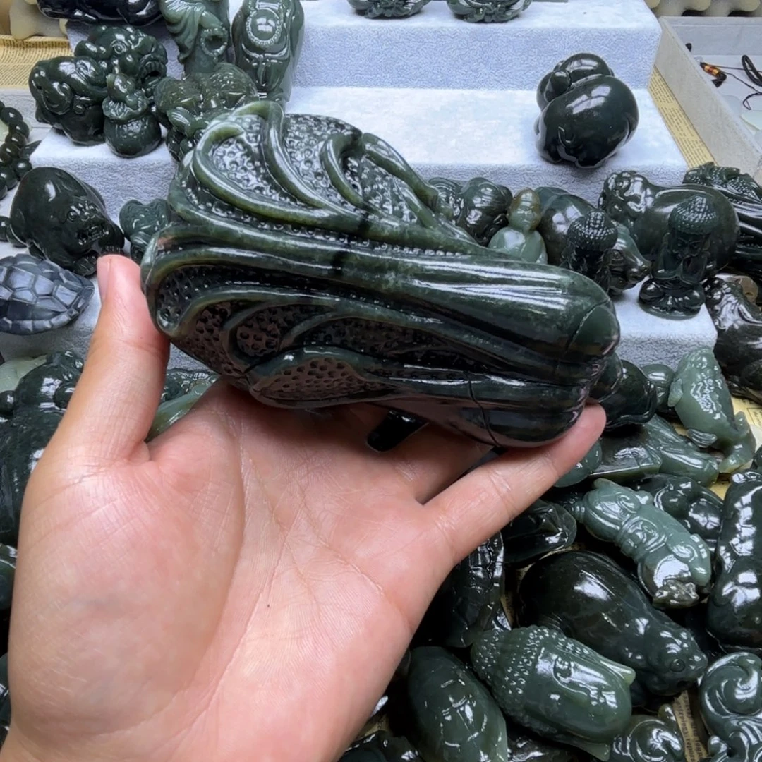 祁***师和田玉（糖玉）未镶嵌颈饰
