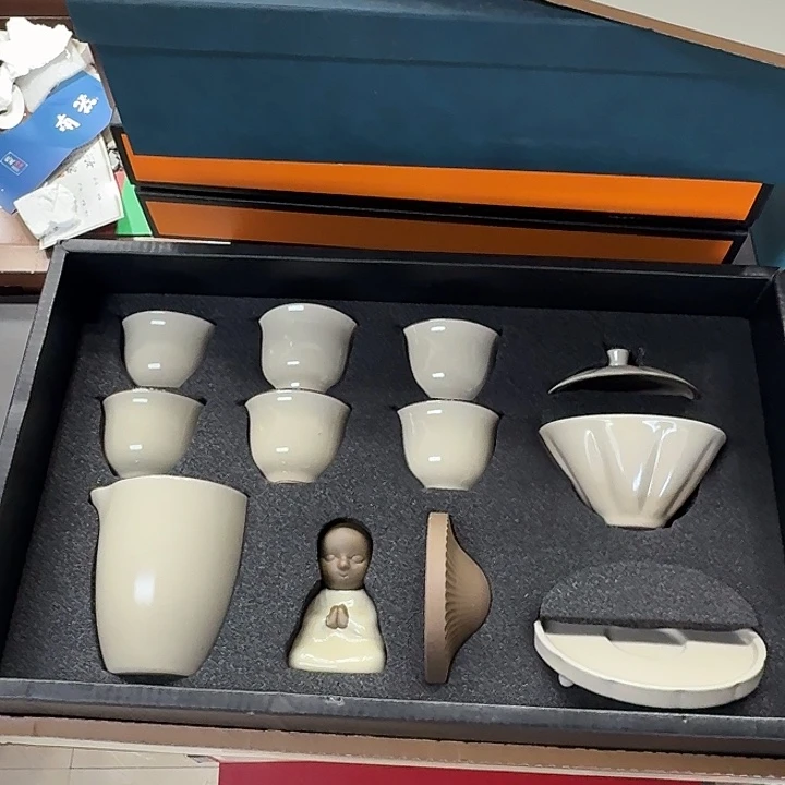 孤品茶具套装等。