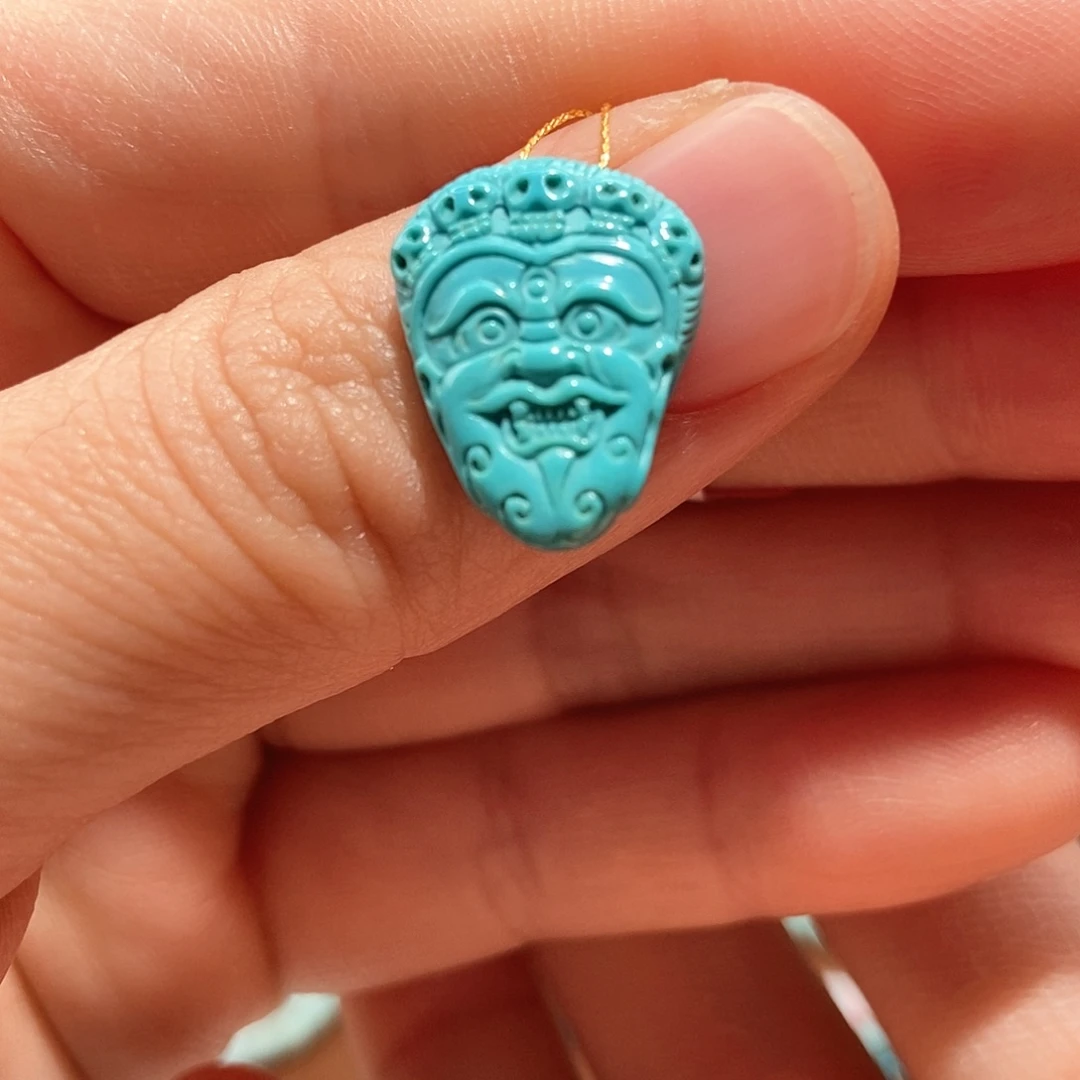 绿松石未镶嵌雕刻件吊坠