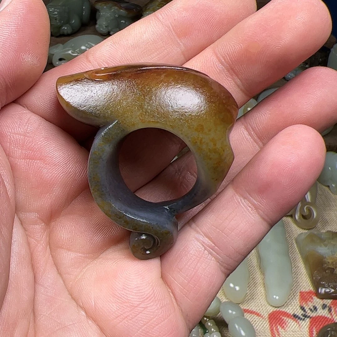 和田玉挂件未镶嵌北****树