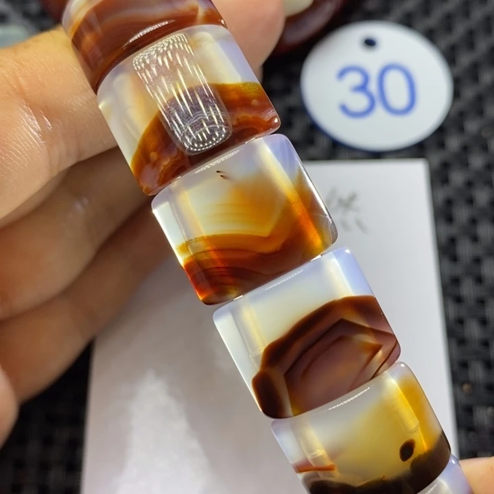 未镶嵌颈饰玛瑙/玉髓浪*