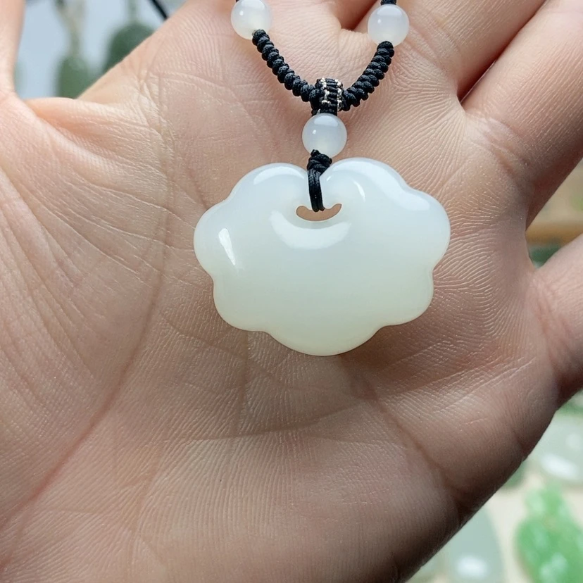 【闪购商品】颈饰未镶嵌和田玉