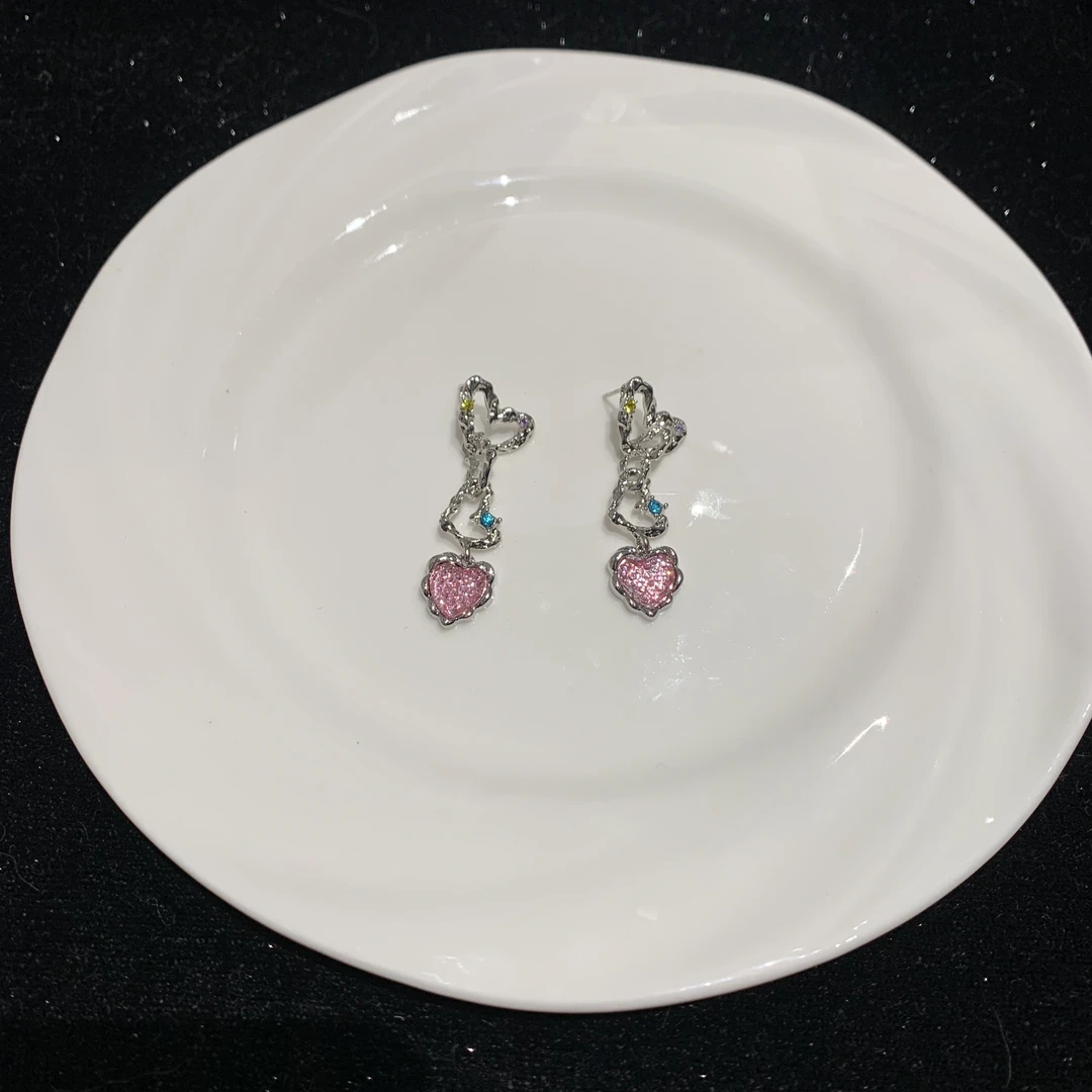 铜合金耳饰 Al6366甜酷气质爱心耳钉小众设计高级感长款耳环合金