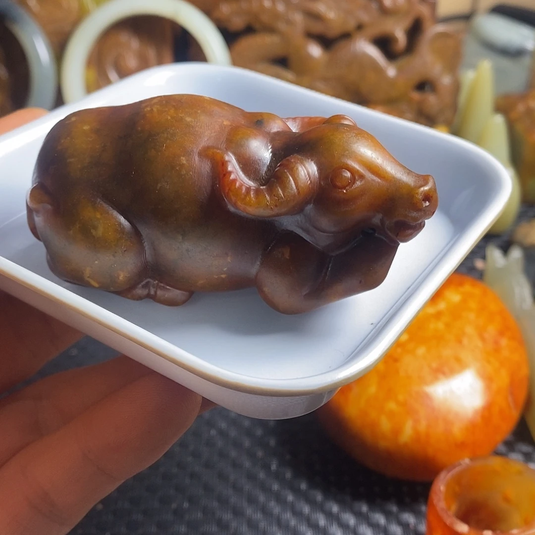 岫岩老玉（透闪石质玉）未镶嵌珠宝奇石