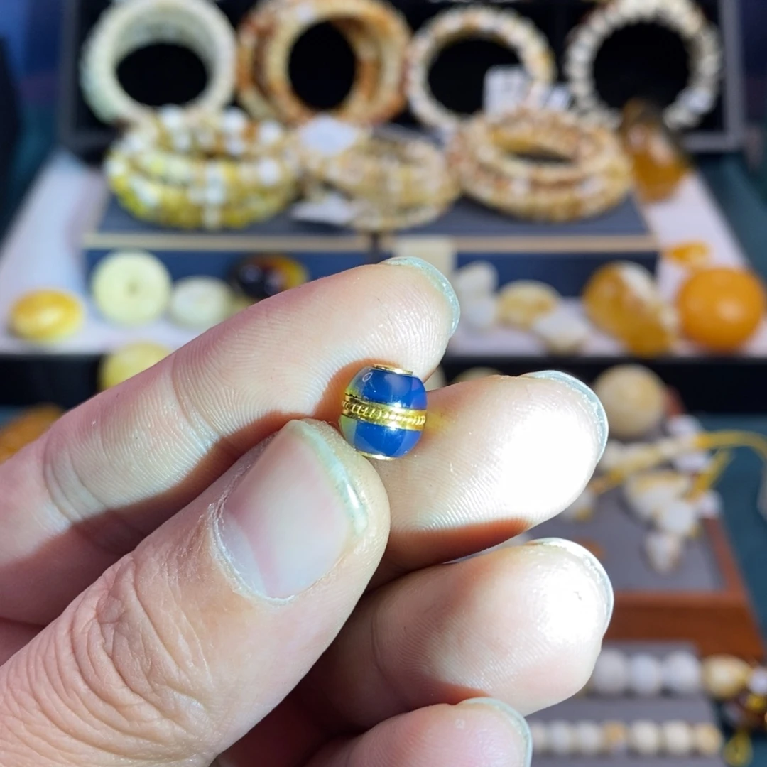 蓝珀18K金镶嵌裸石8.5mm多米尼加帝皇蓝