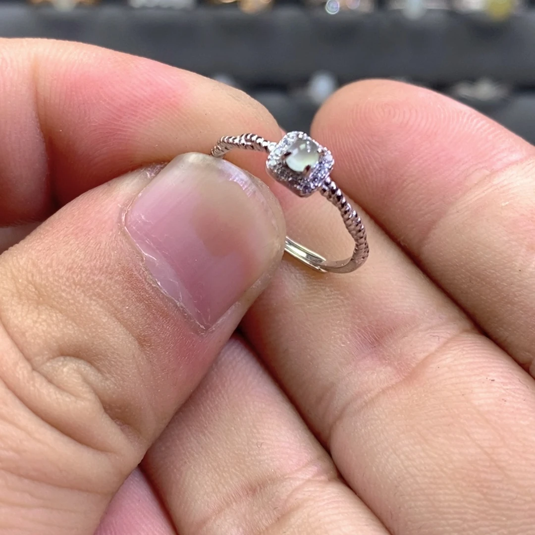 翡翠未镶嵌戒指翡翠