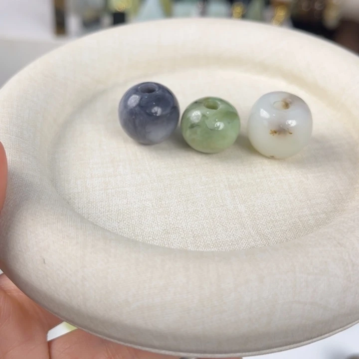 ****卷和田玉未镶嵌颈饰