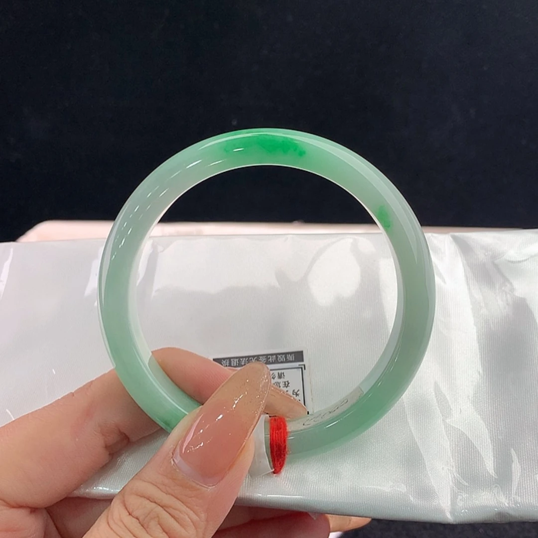 【闪购商品】未镶嵌手镯翡翠正58