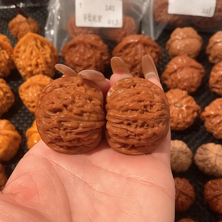 文玩核桃吊坠连**断四座楼40.7