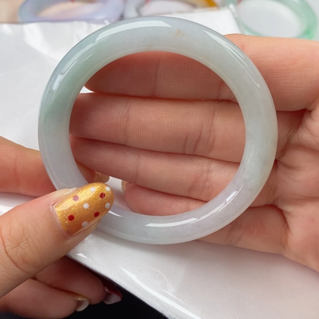 翡翠手镯未镶嵌52圆条