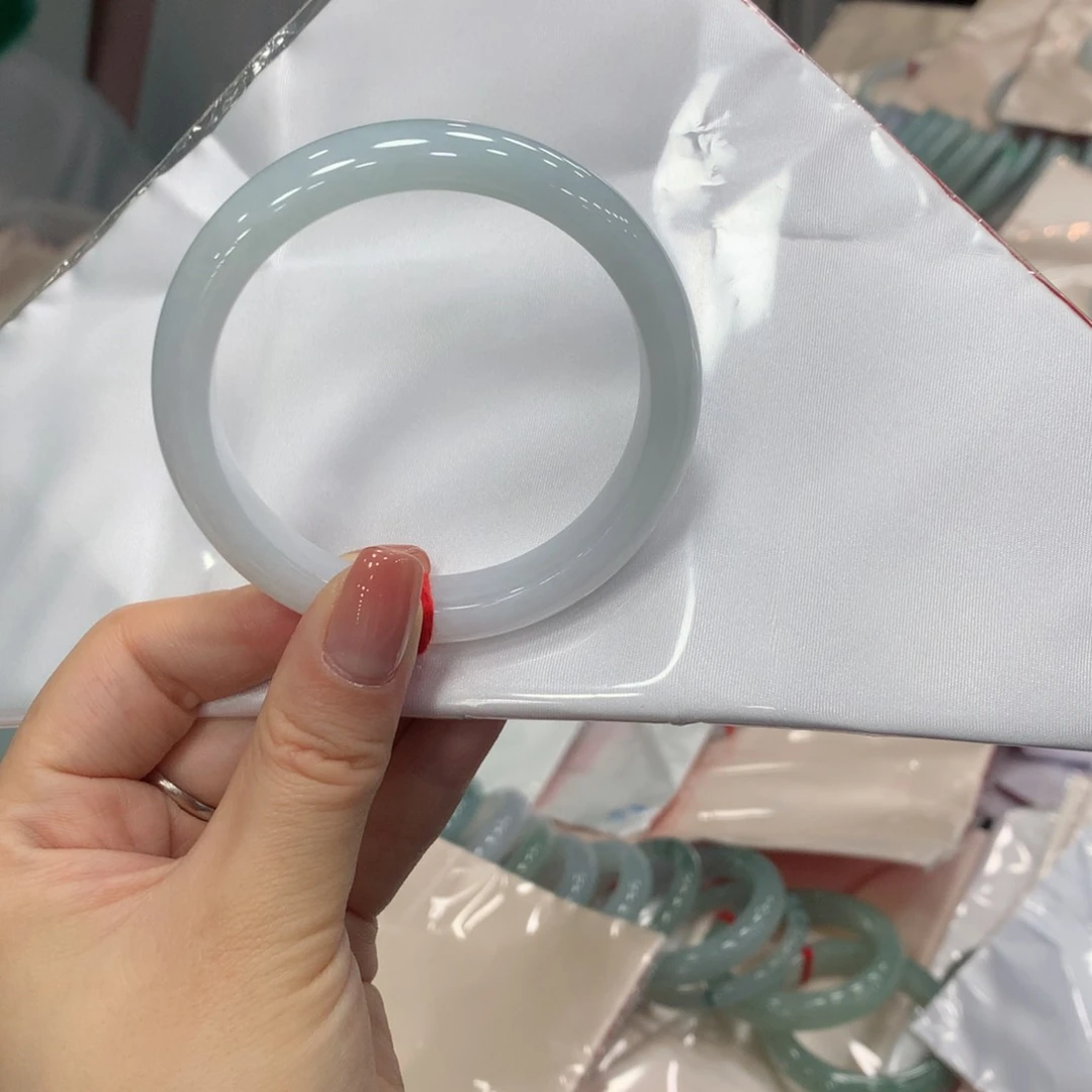 翡翠手镯未镶嵌小****K买断