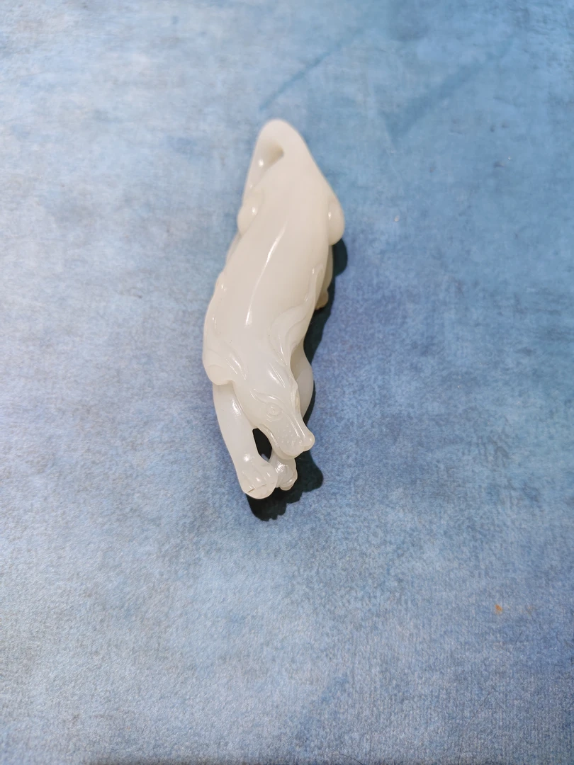 和田玉旺财狗把玩摆件雕刻生动形象