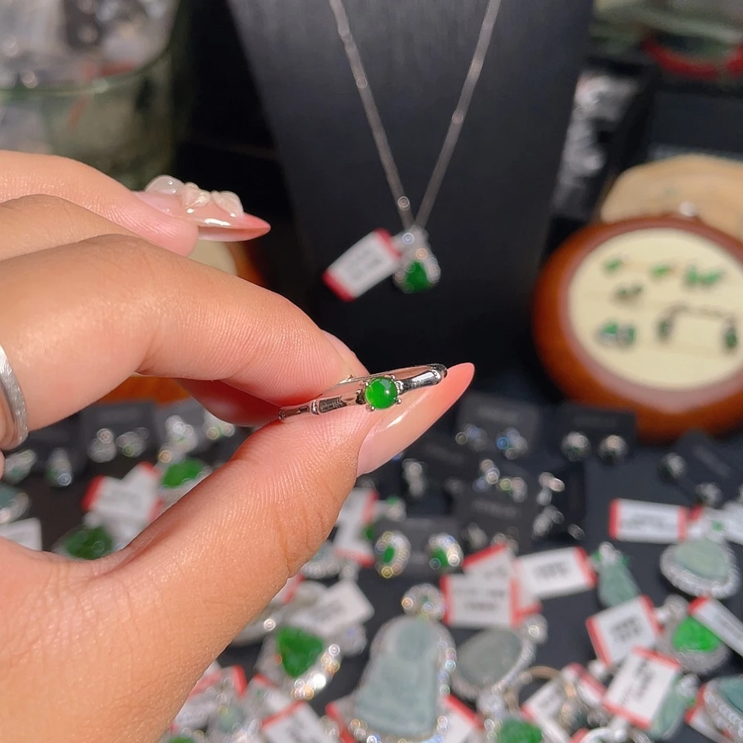 翡翠戒指未镶嵌戒指