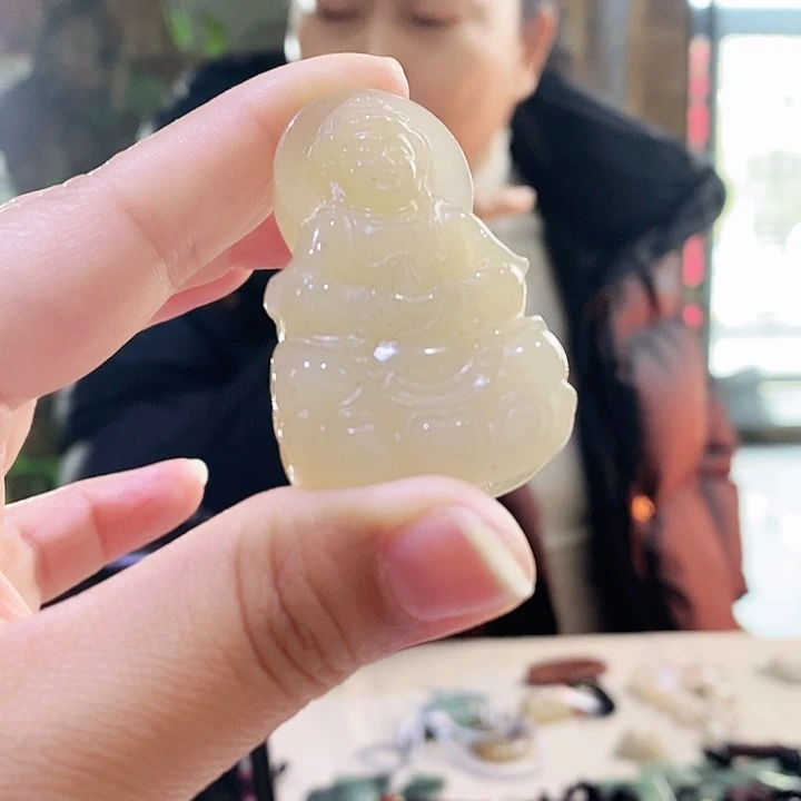 密玉（石英质玉）颈饰未镶嵌