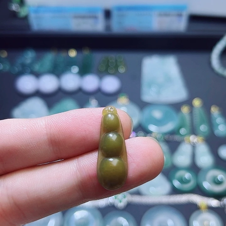 颈饰未镶嵌翡翠翡翠