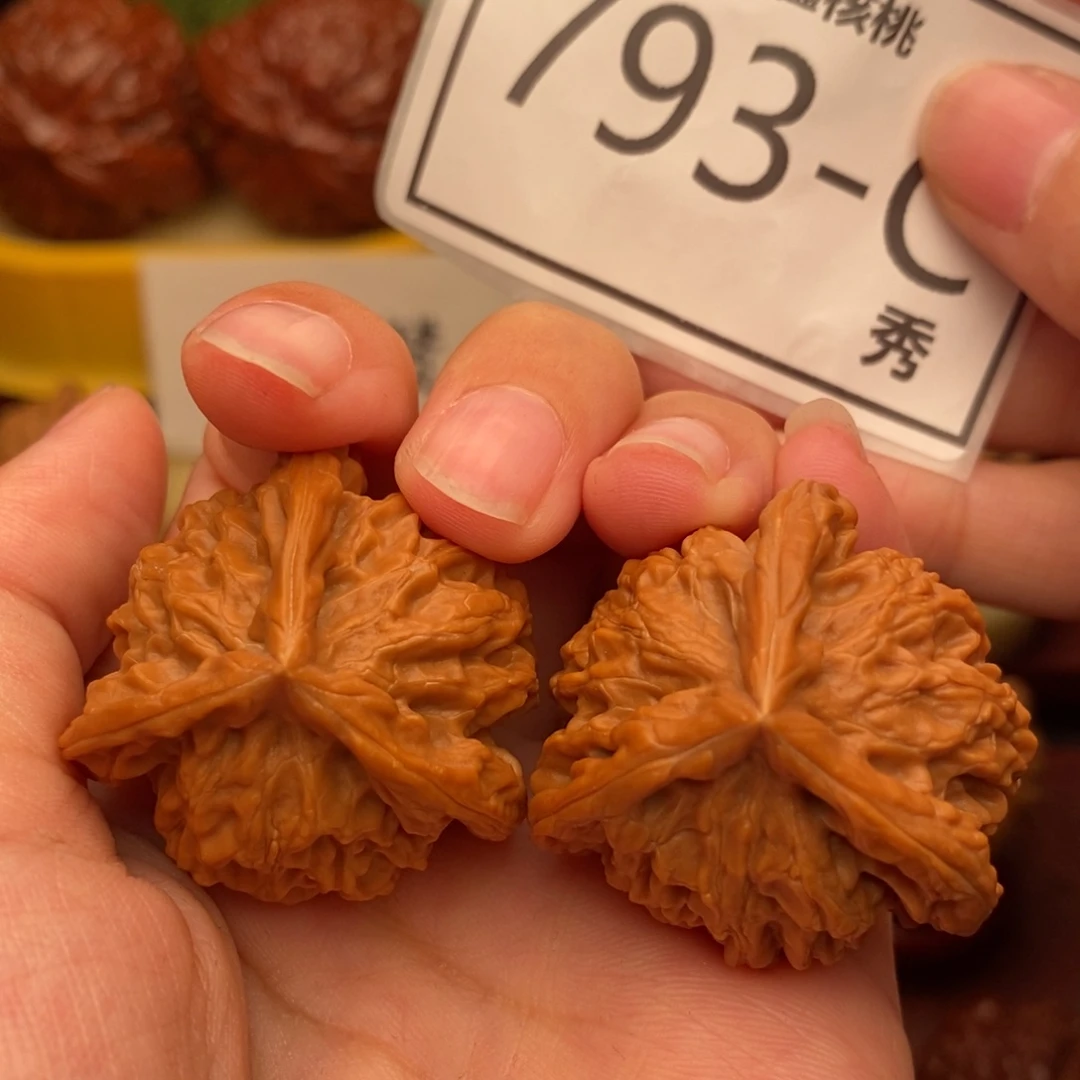 文玩核桃把件盘山奔35……