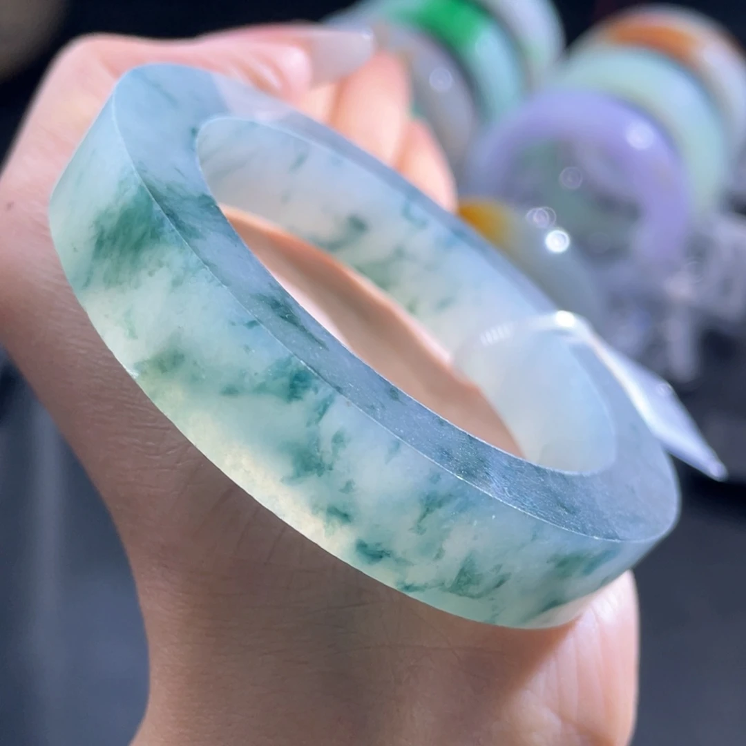 未镶嵌翡翠手镯定制翡翠