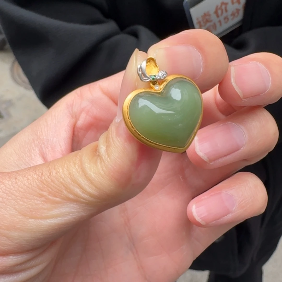 和田玉18K金镶嵌颈饰108冯总卡16左右