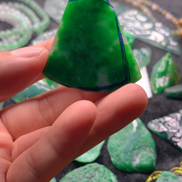 定制翡翠未镶嵌翡翠片料定制