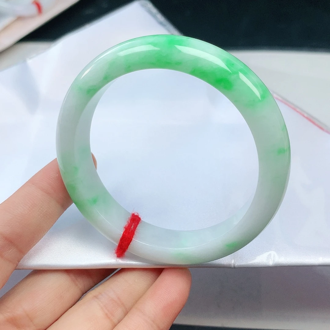 翡翠手镯未镶嵌55圈2592