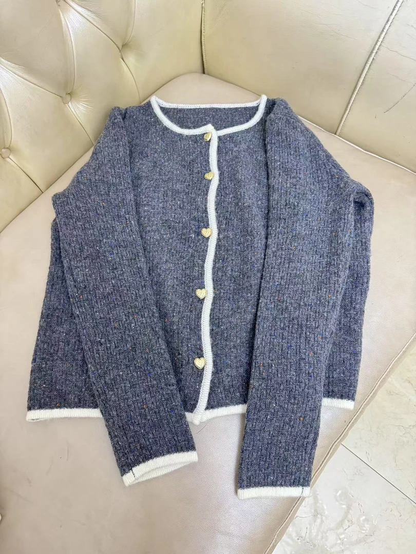 （蜻蜓）2024冬季新款羊毛衫爱心纽扣开衫-XL25117