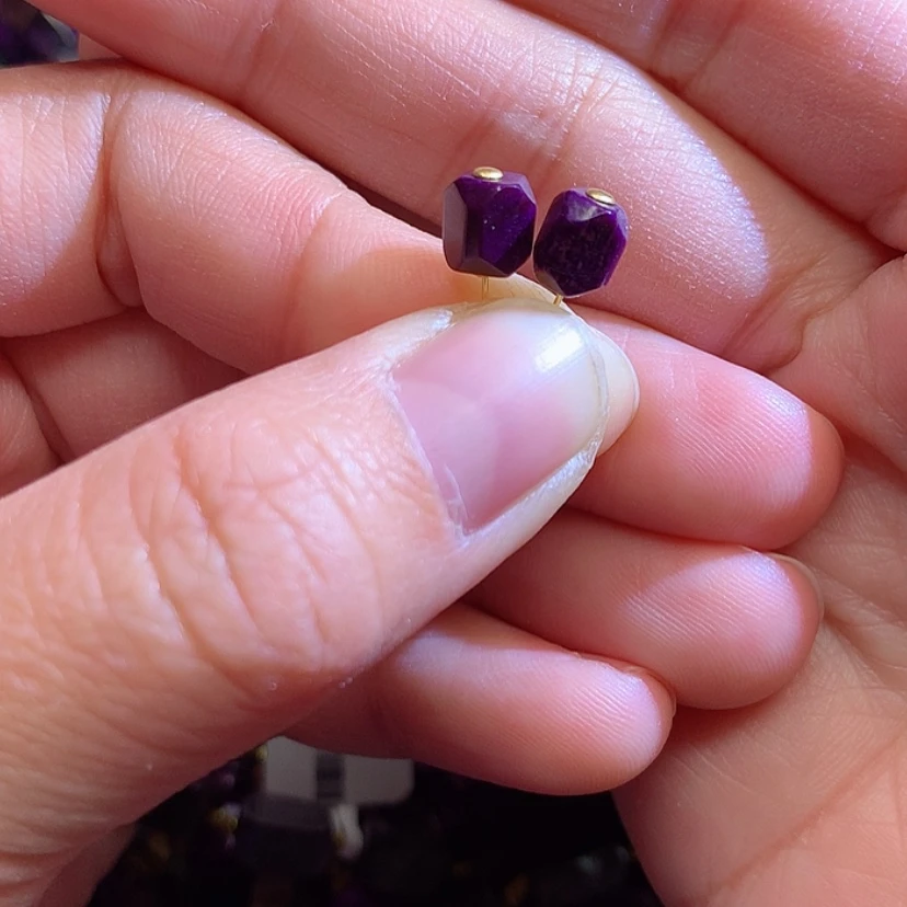 【闪购商品】苏纪石（舒俱来）耳钉18K金镶嵌燕****霄